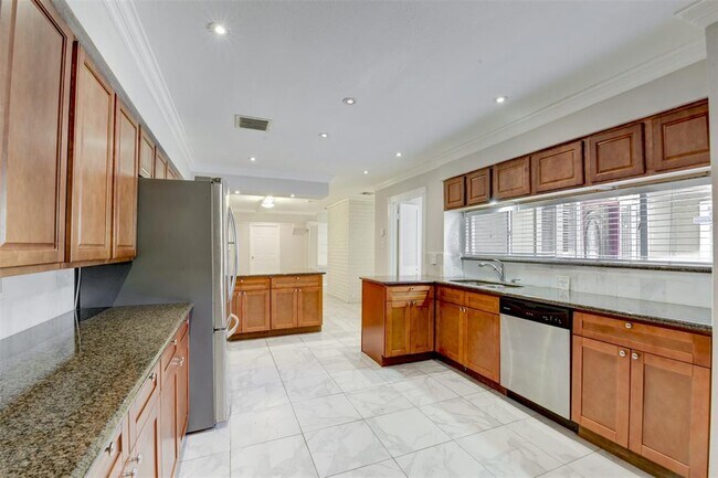 Foto del edificio - 4022 N Braeswood Blvd