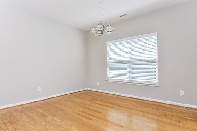 Building Photo - 3629 Pinkham Way