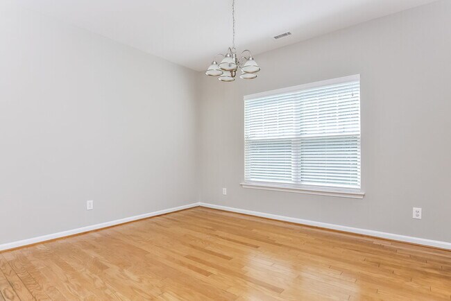 Foto del edificio - 3629 Pinkham Way