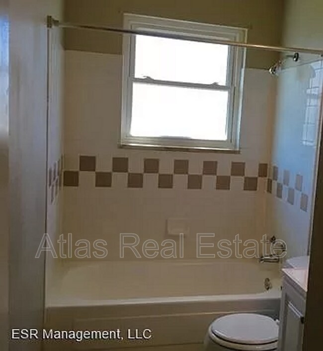 Foto del edificio - 13044 Lackland Dr