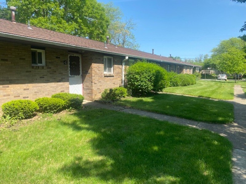 2324 Woodbrook Cir N, Columbus, OH 43223 Condo for Rent in Columbus, OH