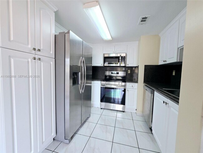 Foto del edificio - 365 NW 85th Ct