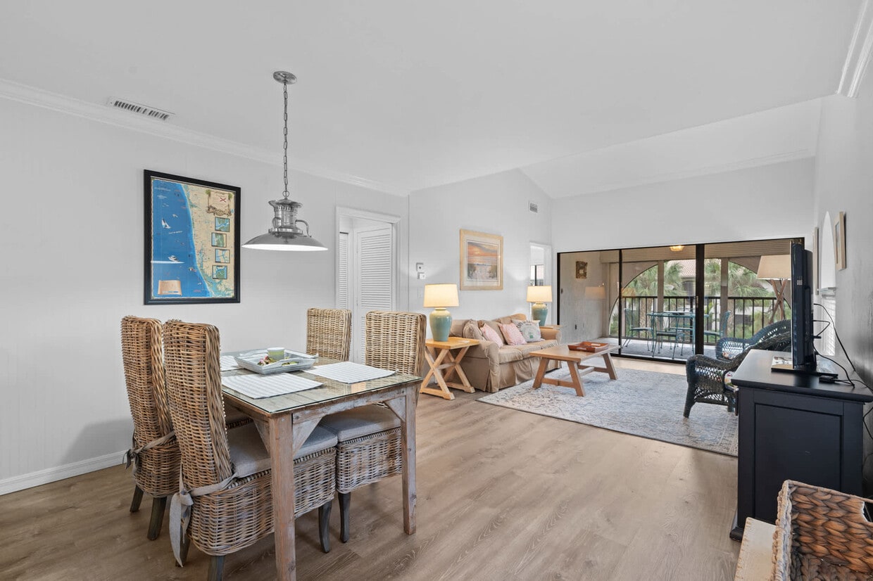 Primary Photo - 3350 10th St N