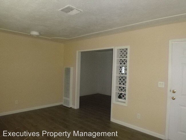 Building Photo - 2 br, 1 bath House - 871 E 22nd St