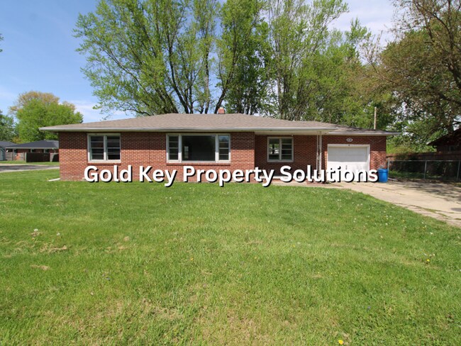Foto del edificio - NORTH ANDERSON 3 BR 1 BA Brick Ranch with Central Air and Garage (NO SECTION 8)