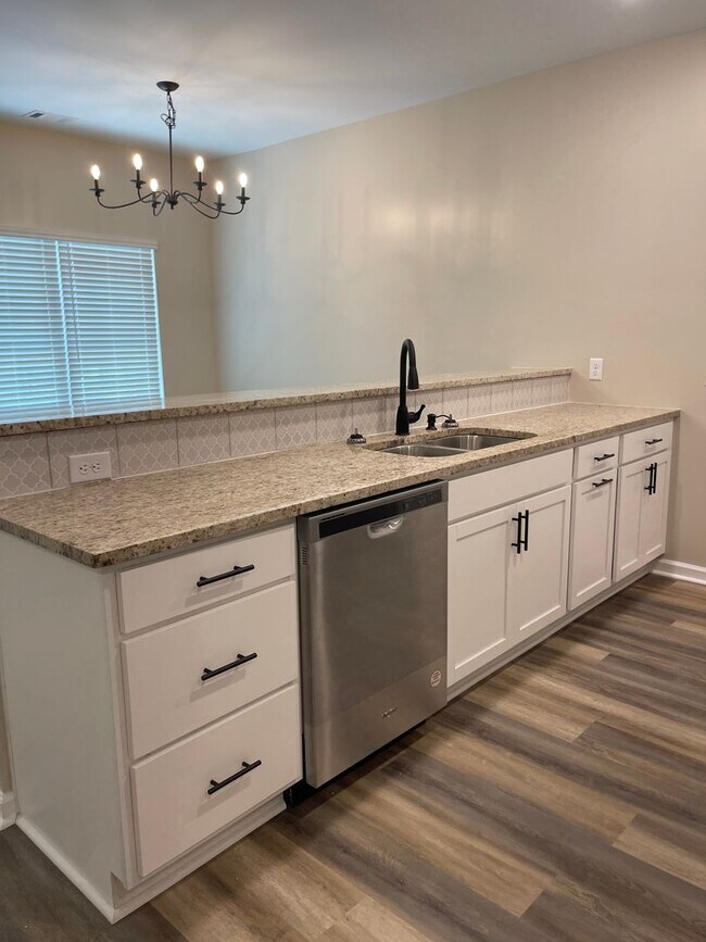 Foto del edificio - NEW CONSTRUCTION HOME