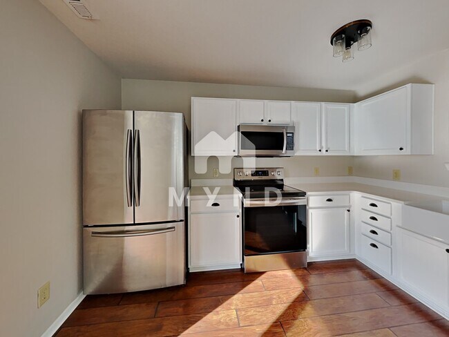 Building Photo - 8423 Sansa St