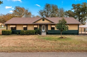 Building Photo - 602 Legendary Ln