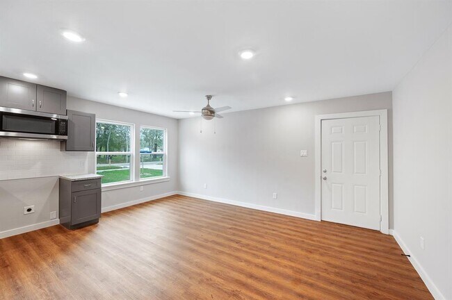 Foto del edificio - 9243 Seeker St