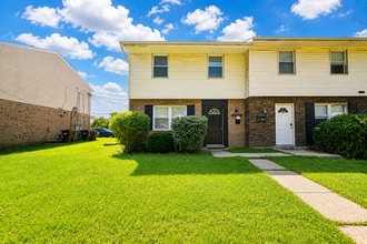 Building Photo - 10923 Birchridge Dr