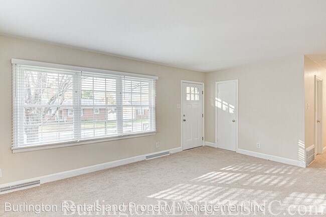 Building Photo - 3 br, 1 bath House - 1009 Sherwood Drive