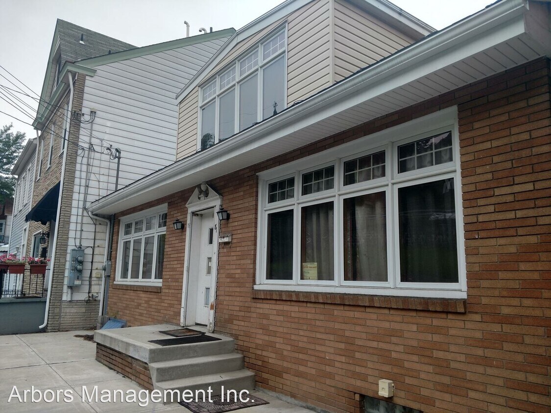 Foto principal - 5 br, 2.5 bath House - 81 Pius Street