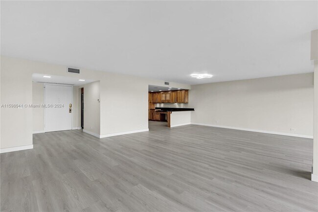Building Photo - 1800 Northeast 114th Street Apt #601, Miam...