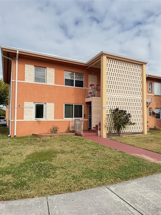 Building Photo - 3671 SW 10th St