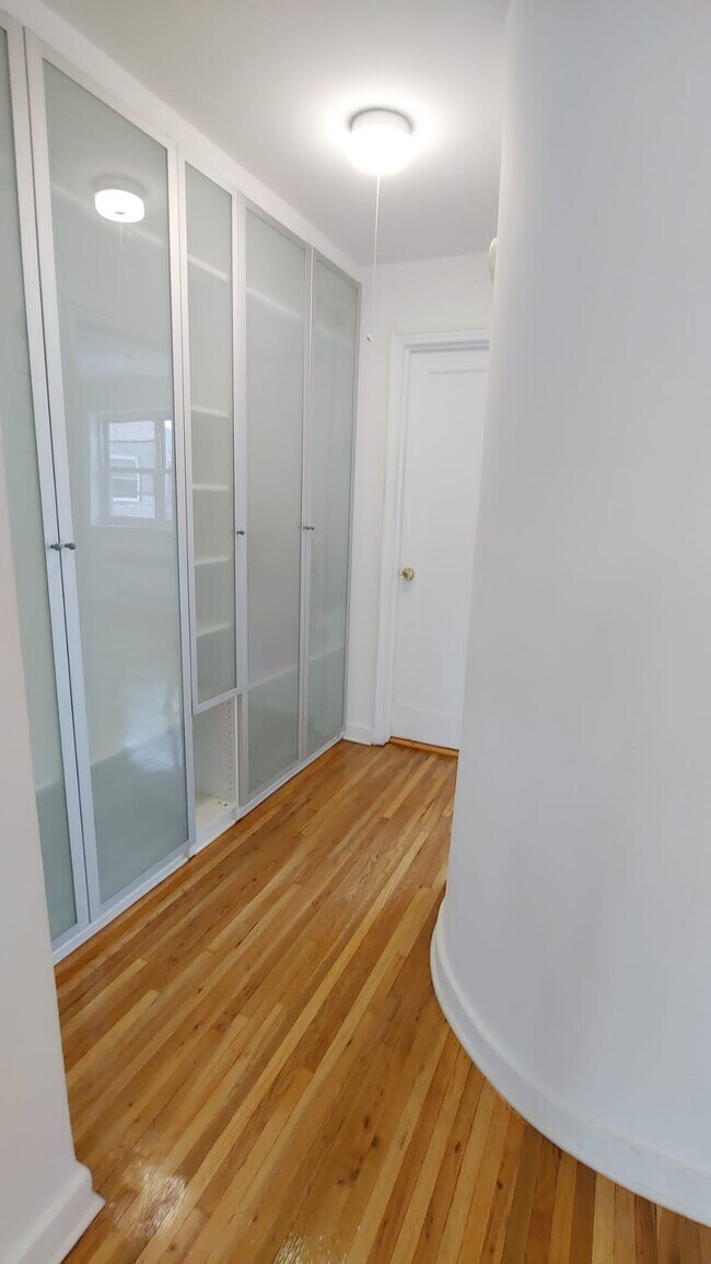 Foto del edificio - 6609 110th St