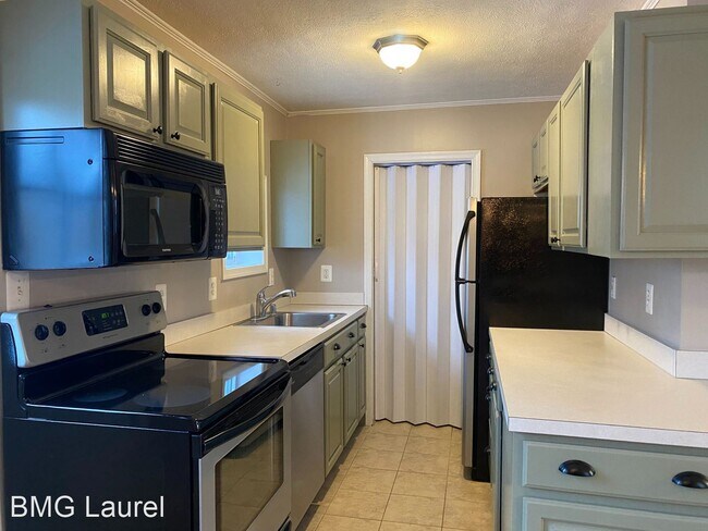 Building Photo - 3 br, 1 bath House - 902 Dorking Rd.