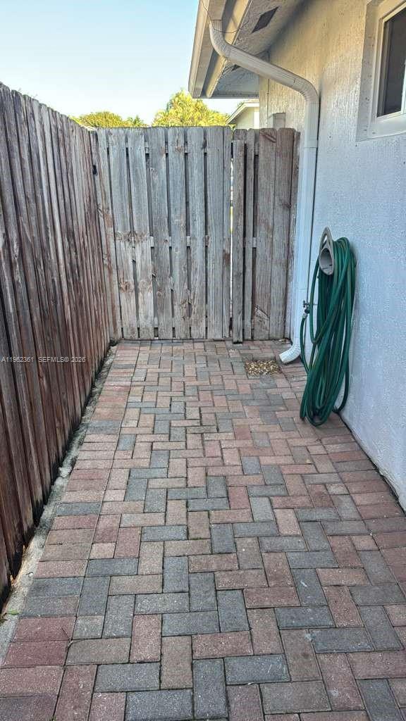 Foto del edificio - 10172 SW 159th Ave