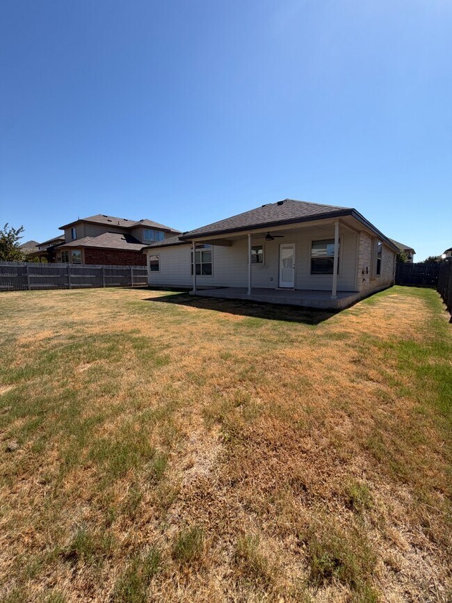Building Photo - 1114 Emerald Gate Dr