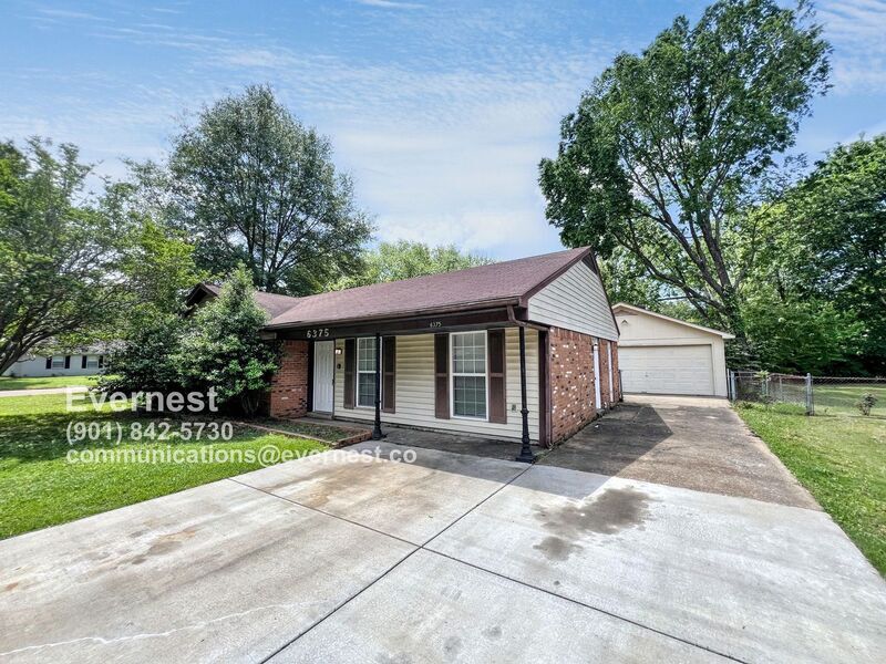 Foto principal - 6375 Greenbriar Dr