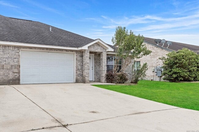 Building Photo - 3045 Pine Valley Dr