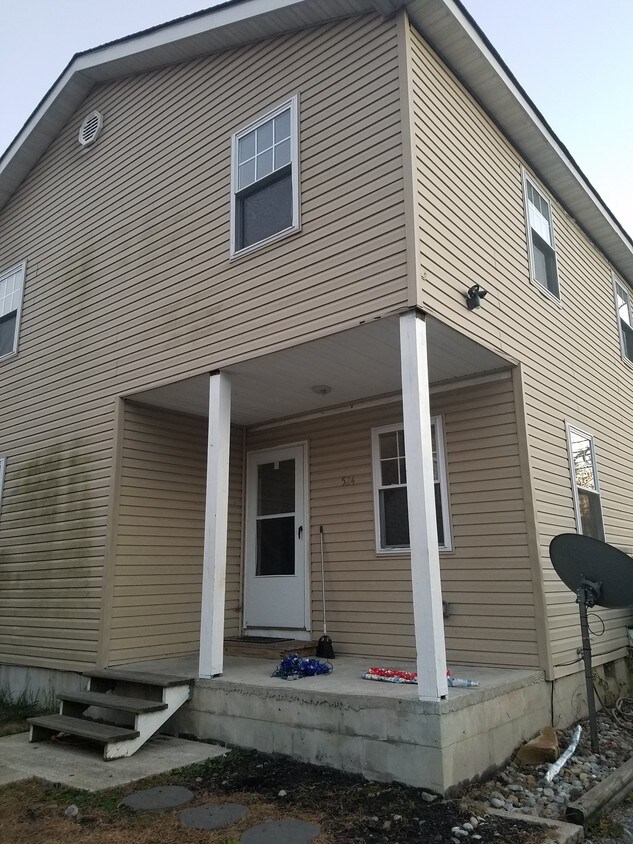 Primary Photo - 524 W Main St