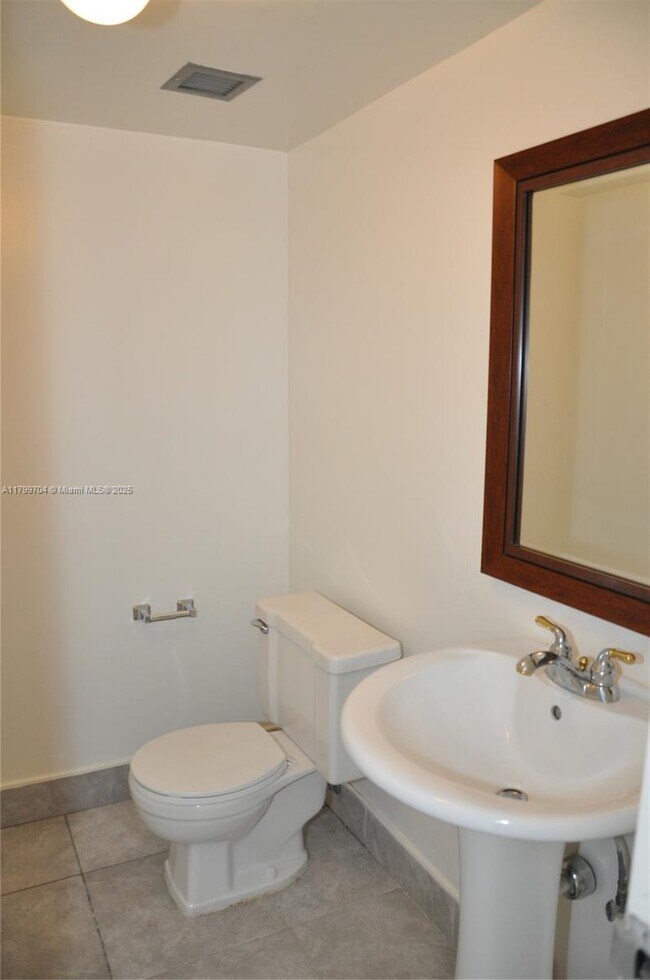 Building Photo - 13499 Biscayne Blvd