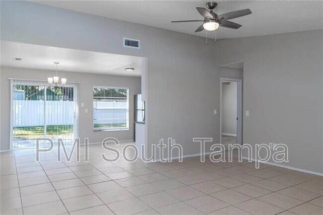 Building Photo - 1020 Pine Ridge Cir