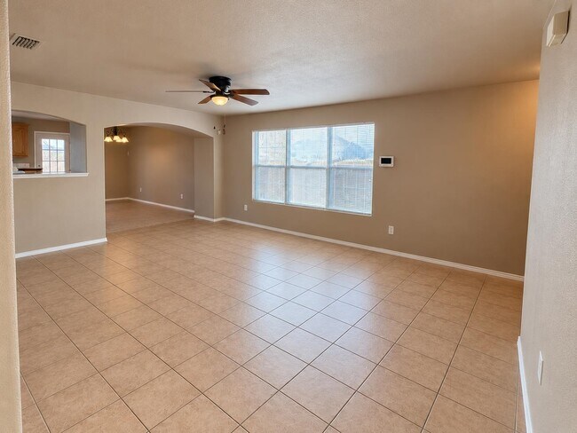 Building Photo - 518 Gandara Dr