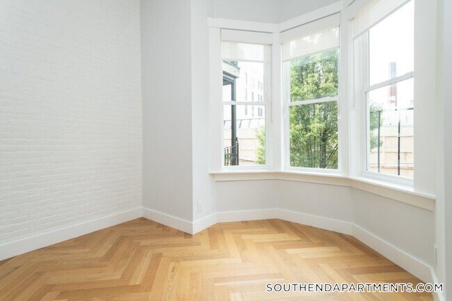 Foto del edificio - 461 Massachusetts Ave