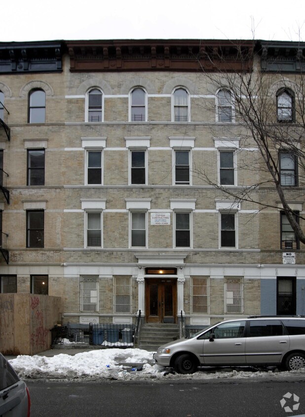 Primary Photo - 792 Park Pl