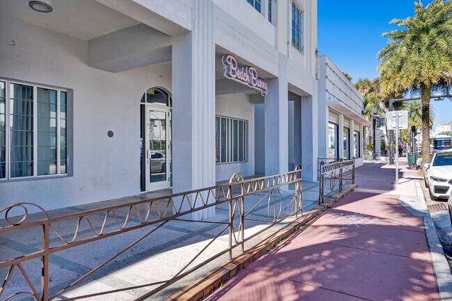 Foto del edificio - 750 Collins Ave