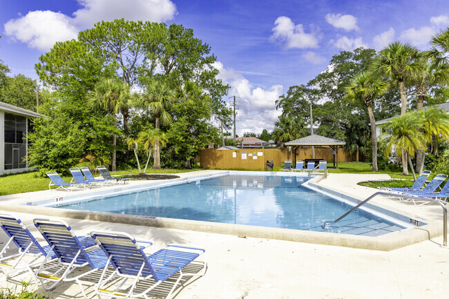 Piscina - Outrigger Village Apartments