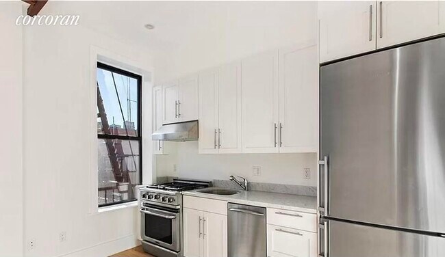 Building Photo - 225 15th St