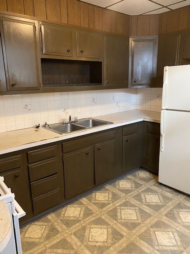 Building Photo - 4 br, 1 bath House - 708 N 13TH ST
