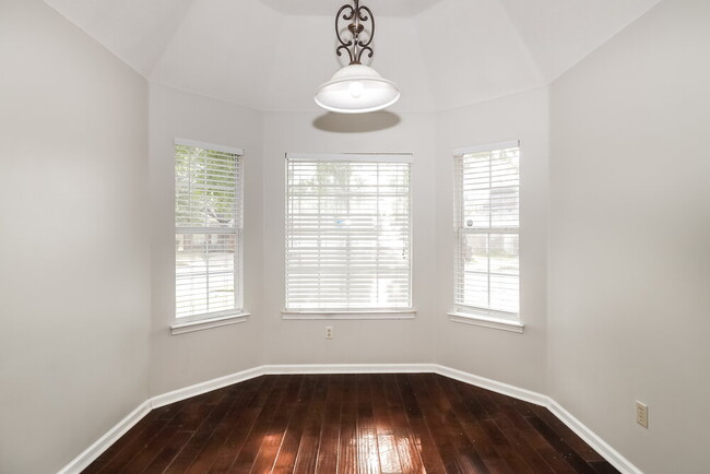 Building Photo - 8264 Cross Point Dr