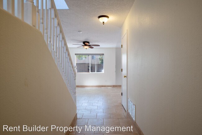 Building Photo - 3 br, 2.5 bath House - 6928 Gabbro Ave. NE