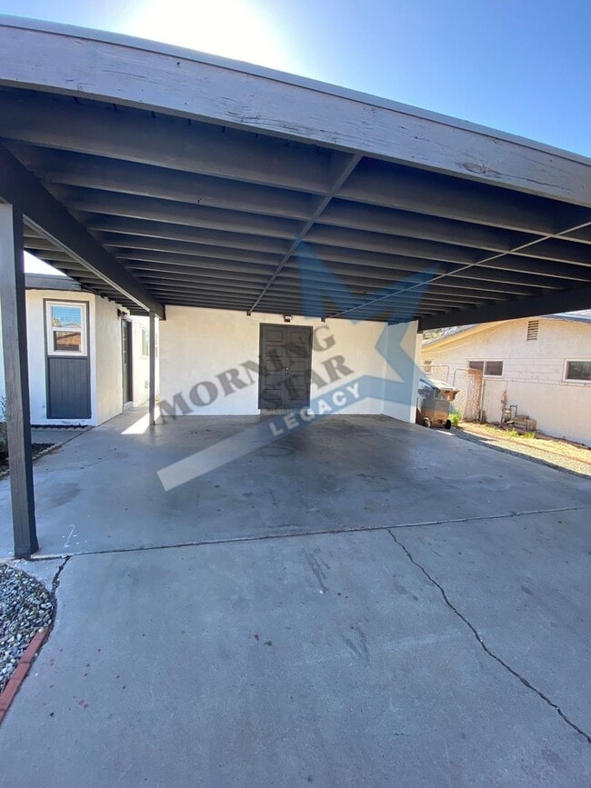 Building Photo - 1940 Anderson Dr