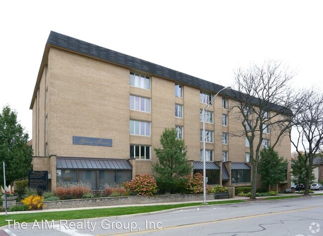 Downers Grove Apartment Complex