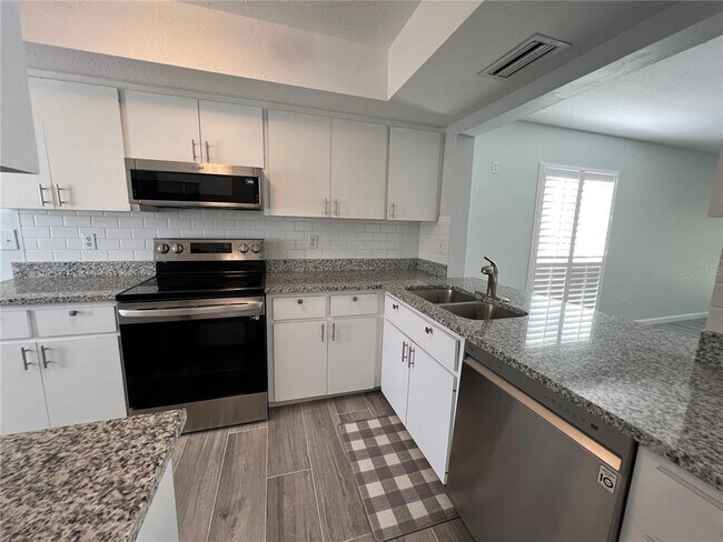 Foto del edificio - 5262 Wedgewood Ln