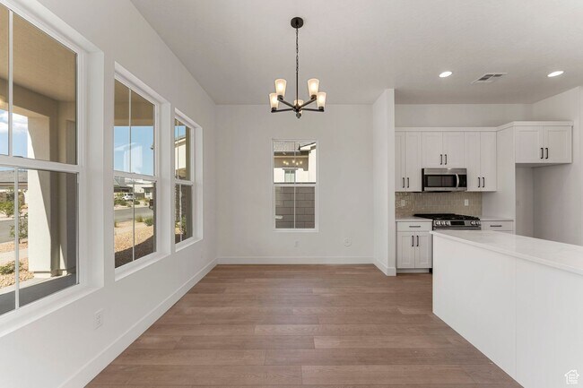 Foto del edificio - Brand New Holmes Home