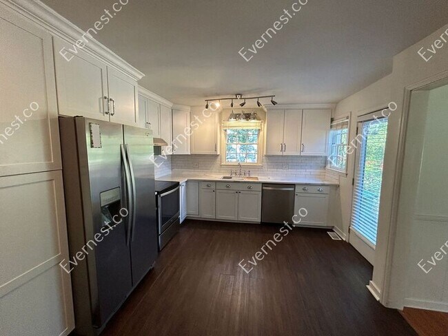 Building Photo - 1807 Dresden Dr NE