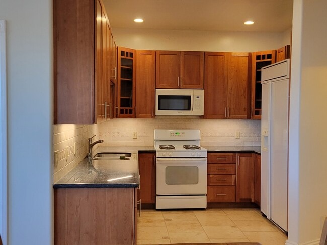update kitchen - 2516 Nason Ave