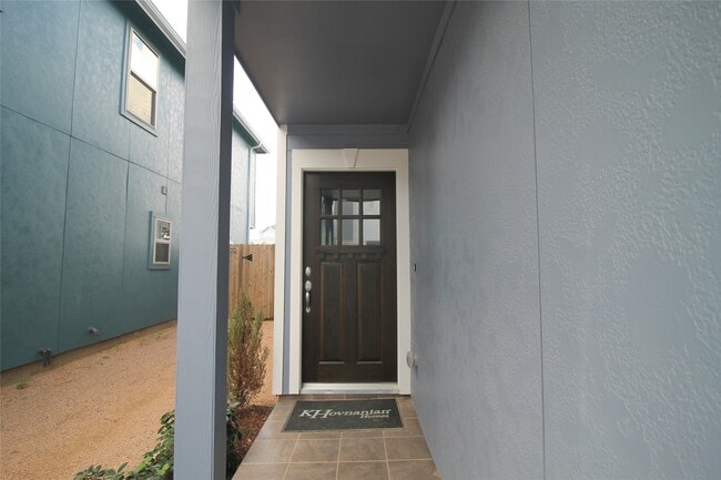 Building Photo - 11917 Oakmont Valley Trace