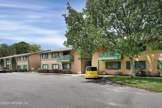 Foto del edificio - 3765 Crown Point Rd