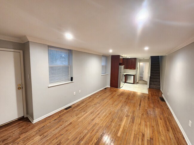 Building Photo - 914 E Passyunk Ave