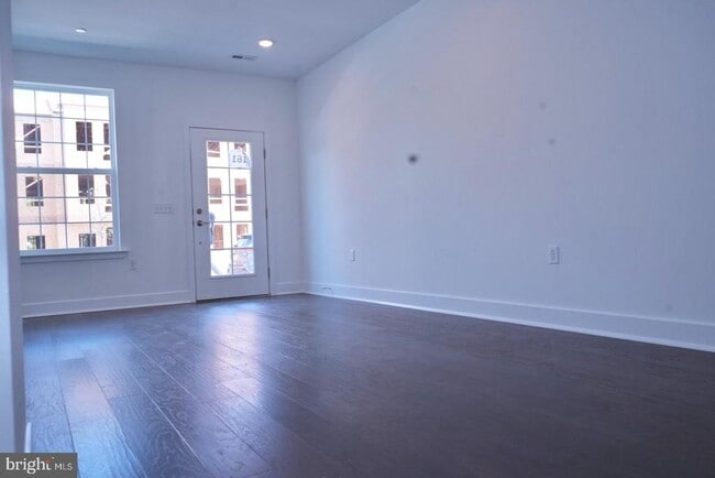 Building Photo - 123 Stoutsburg Blvd
