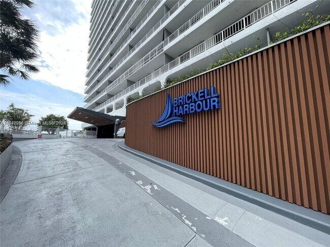 Foto del edificio - 200 SE 15th Rd