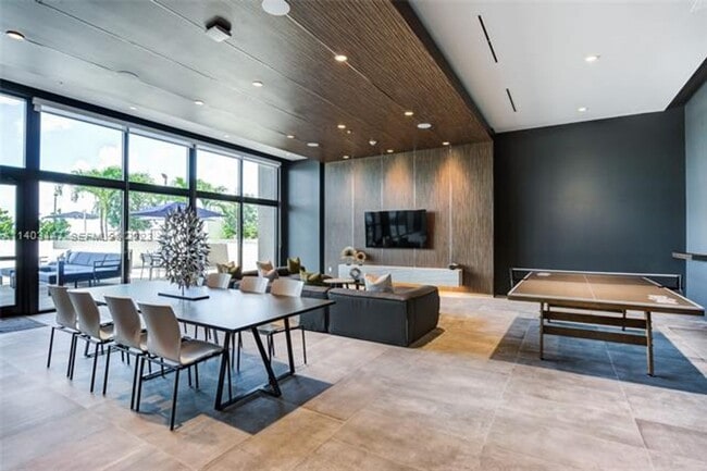 Foto del edificio - 3170 SW 22nd St