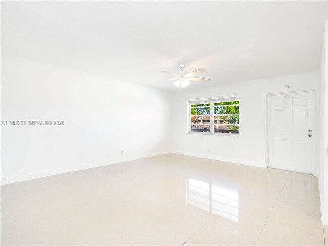 Foto del edificio - 8704 NW 35th St