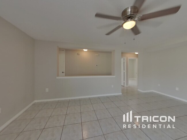 Foto del edificio - 2483 Brownwood Dr